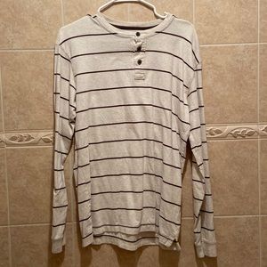 Just a cute long sleeve sweat shirt not much too it , I’ve grown out of it